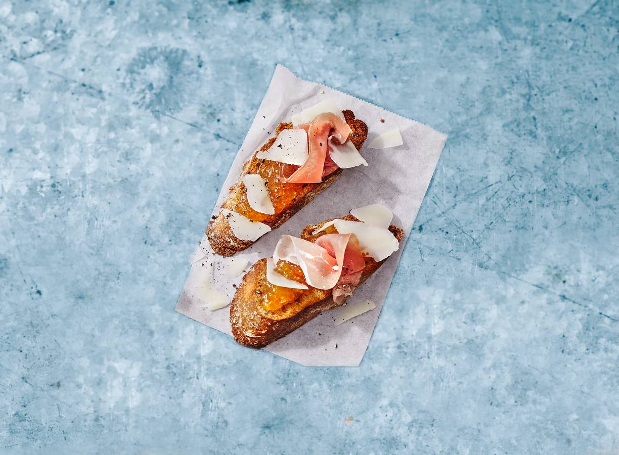 Bruschette vijgenjam met Italiaanse ham en kaas