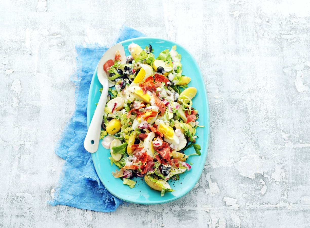 Zomerse salade met ei & pancetta