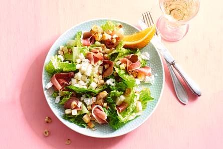 Zomersalade met peer, serranoham en knolselderij