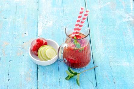Watermeloen-frambozenlimonade