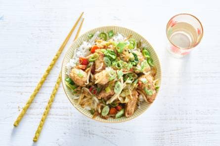 Koreaanse roerbak met gekruide kipfilet