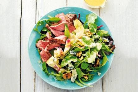 Biefstuk met artisjokharten, gorgonzola en walnoten