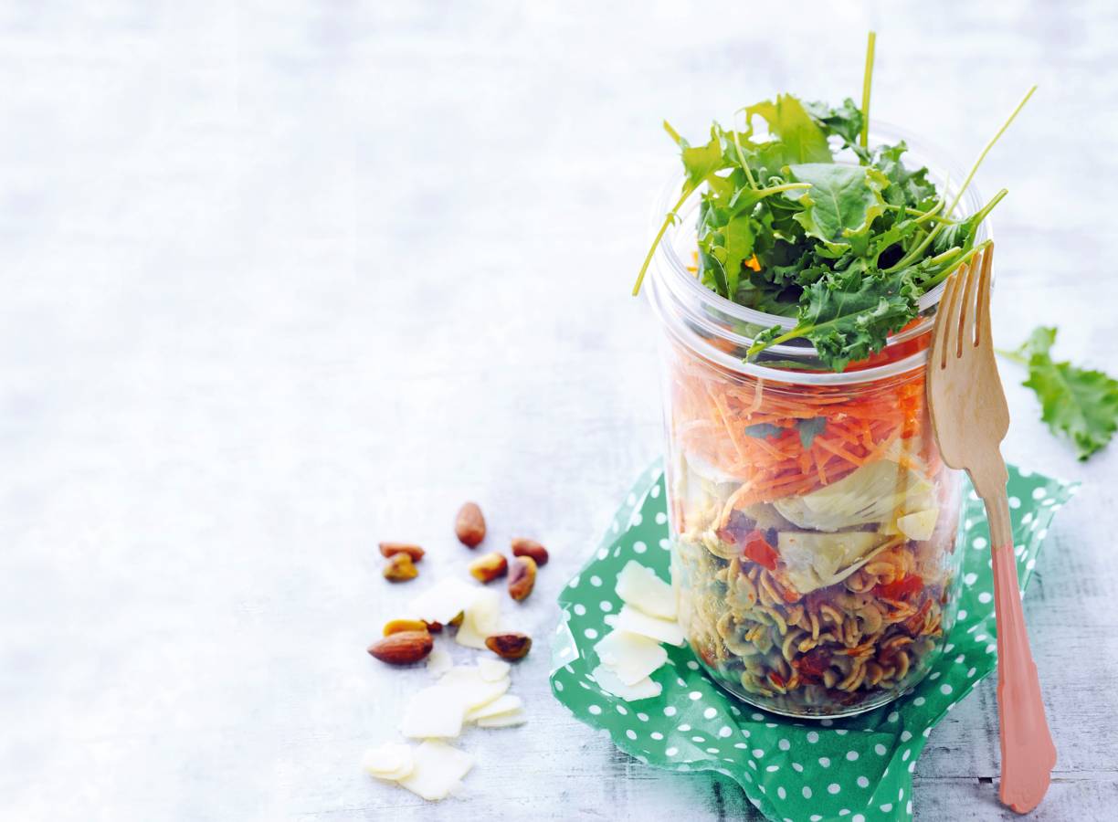 Lunchpasta met artisjok & peen julienne