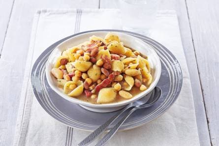 Gino D'Acampos Napolitaanse pasta met drie-bonensaus
