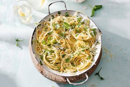 Spaghetti aglio e olio met verse kruiden