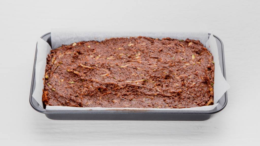 Brownies met amandelmeel, dadels en pecannoten Recept Allerhande Albert Heijn