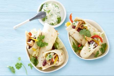 Mexicaanse wraps met kip, kidneybonen en paprika