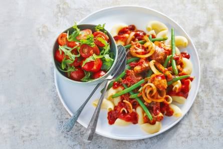 Schelpjespasta met kip en tomaat-rucolasalade
