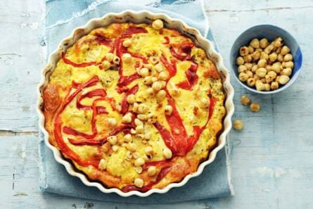 Bloemkoolfrittata met paprika en hazelnoten
