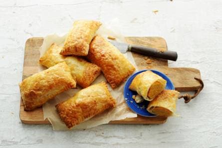 Saucijzenbroodjes met kip en pompoen
