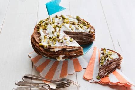 Spelt­pan­nen­koe­ken­taart met ri­cot­ta, ba­naan & pis­ta­che