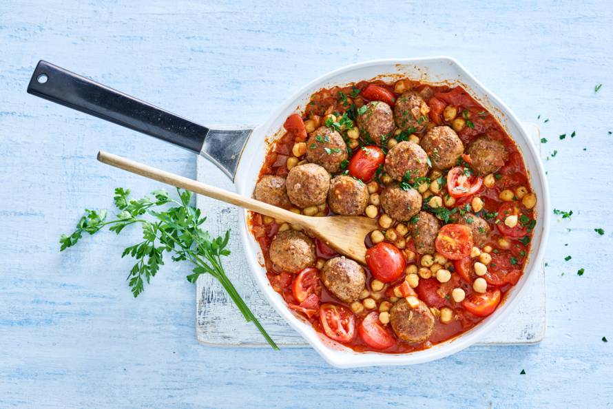 recept spaanse gehaktballetjes in tomatensaus recept spaanse gehaktballetjes in tomatensaus