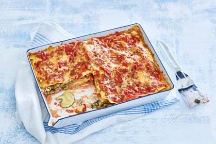 Zalmlasagne met romige tomatensaus