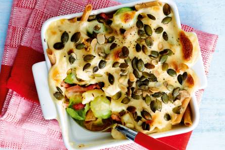 Ovenschotel met herfstgroenten en romige kaassaus