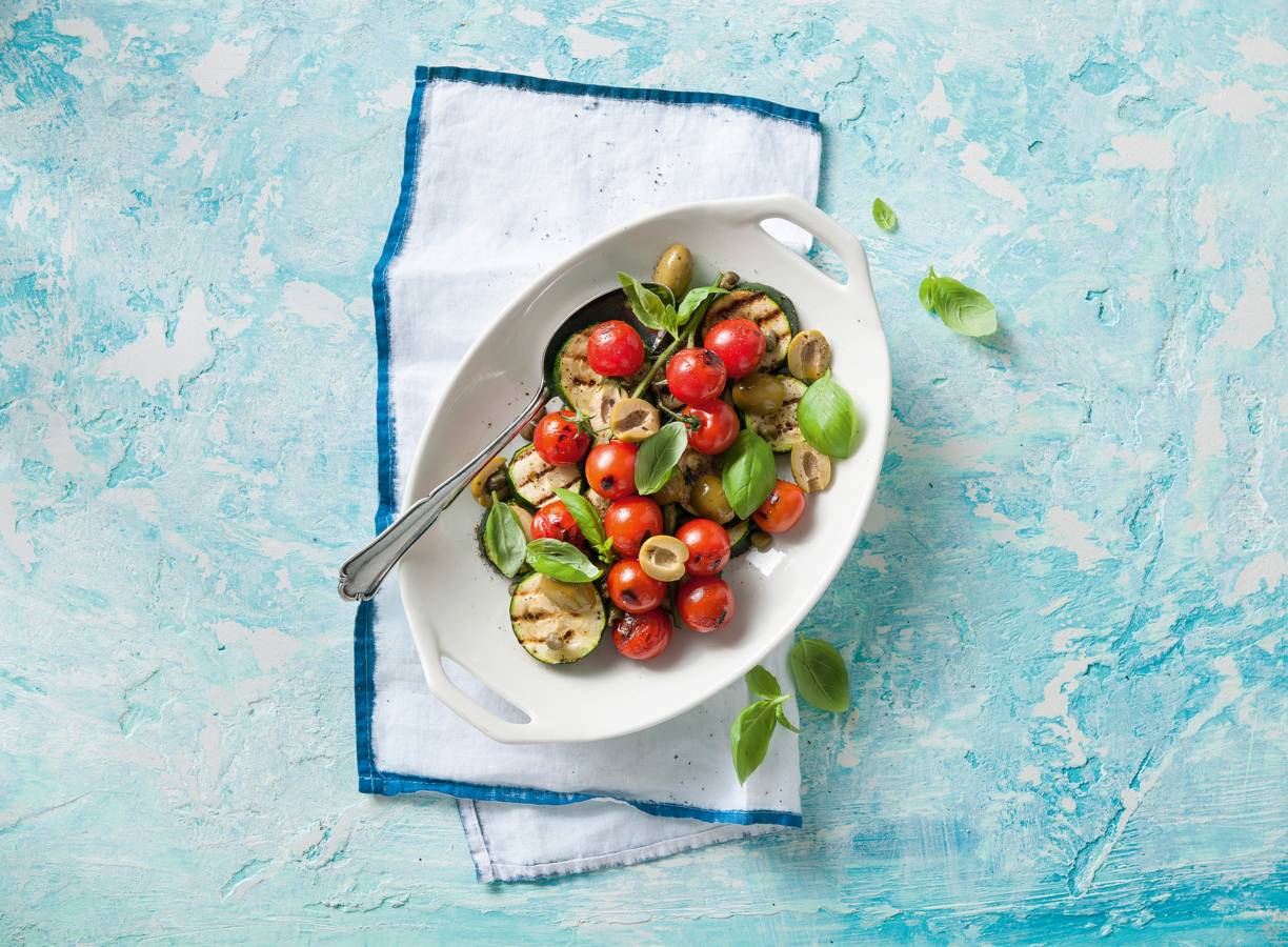 Italiaanse courgette-tomatensalade