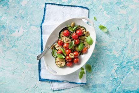Italiaanse courgette-tomatensalade