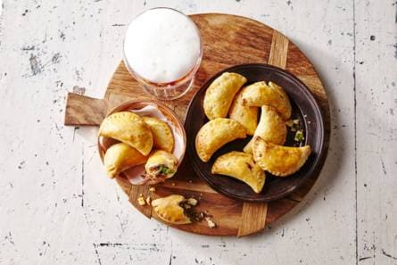 Empanadas met gehakt en serranoham