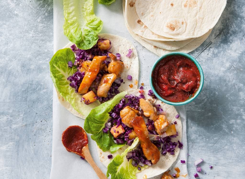 Wraps met sticky kip en rodekoolsalade recept Allerhande Albert Heijn