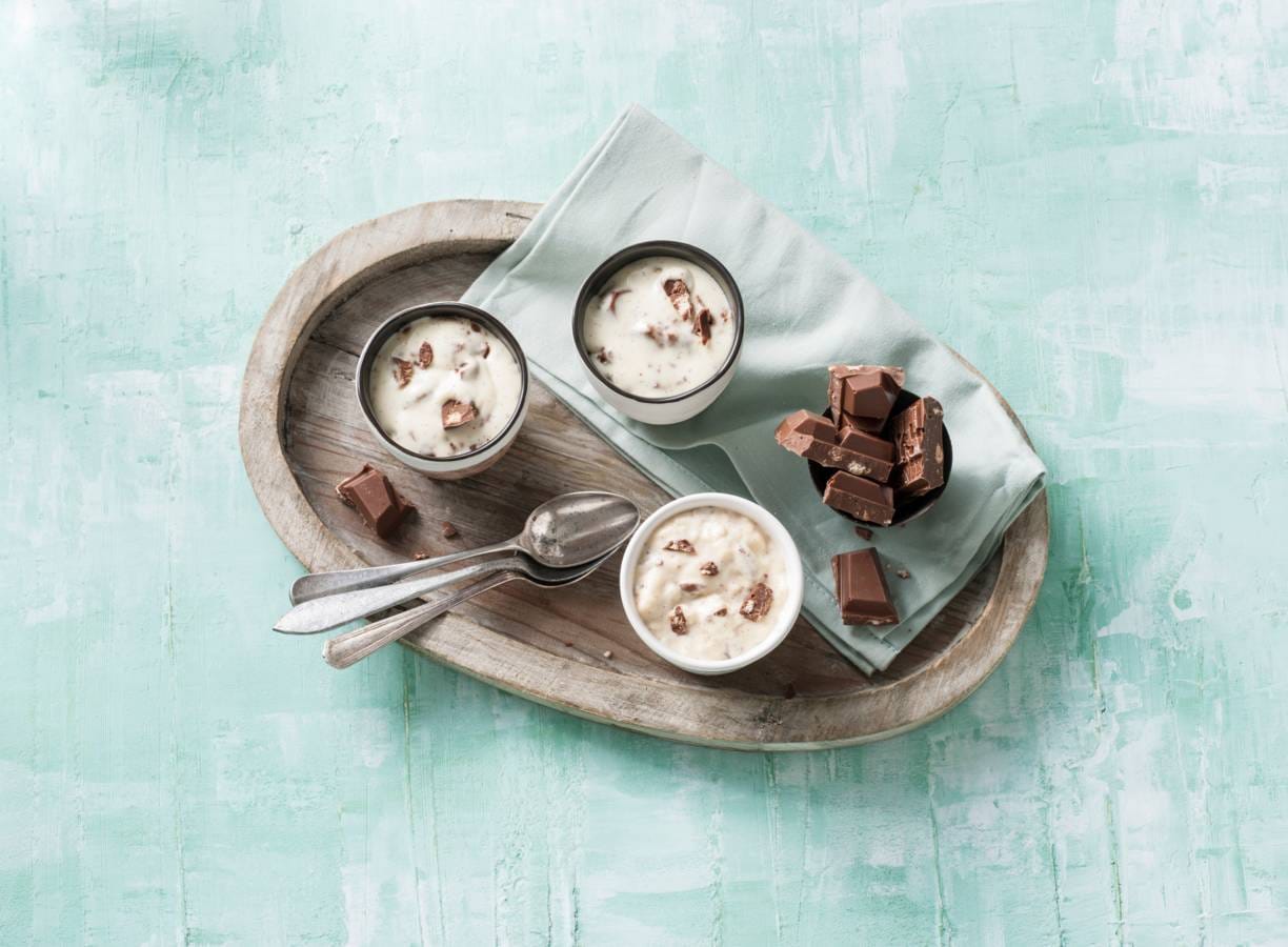 Tony's Chocolonely milk & cookies panna cotta