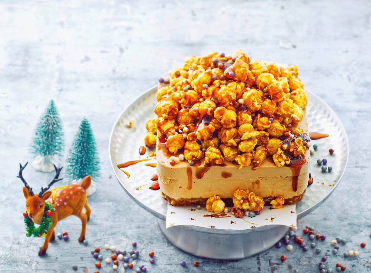 Bananencheesecake met zoute karamelpopcorn