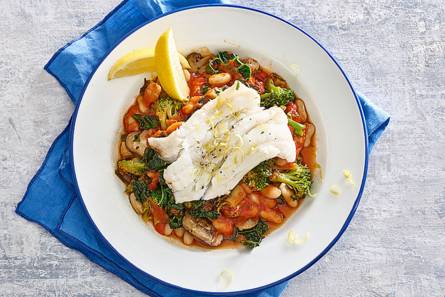 Mediterrane bonenstoof met cavolo nero en kabeljauw