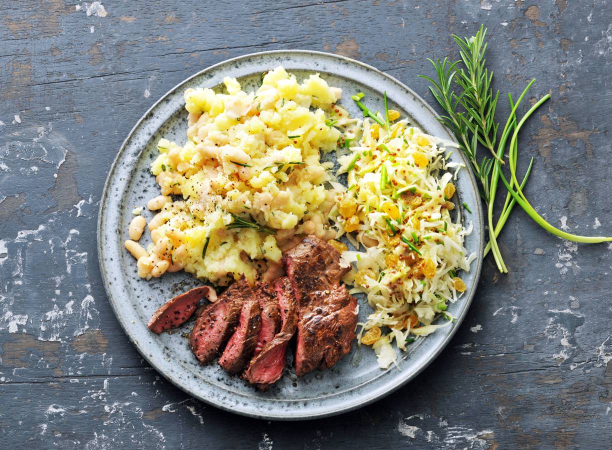 Hollandse biefstuk met zuurkoolsalade en bonenpuree