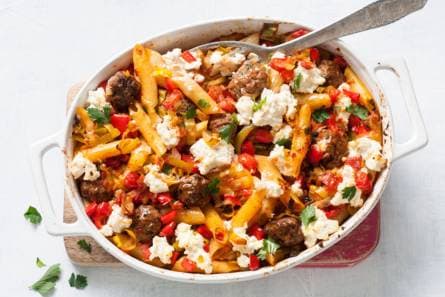 Pasta-ovenschotel met runderballetjes en romige ricotta