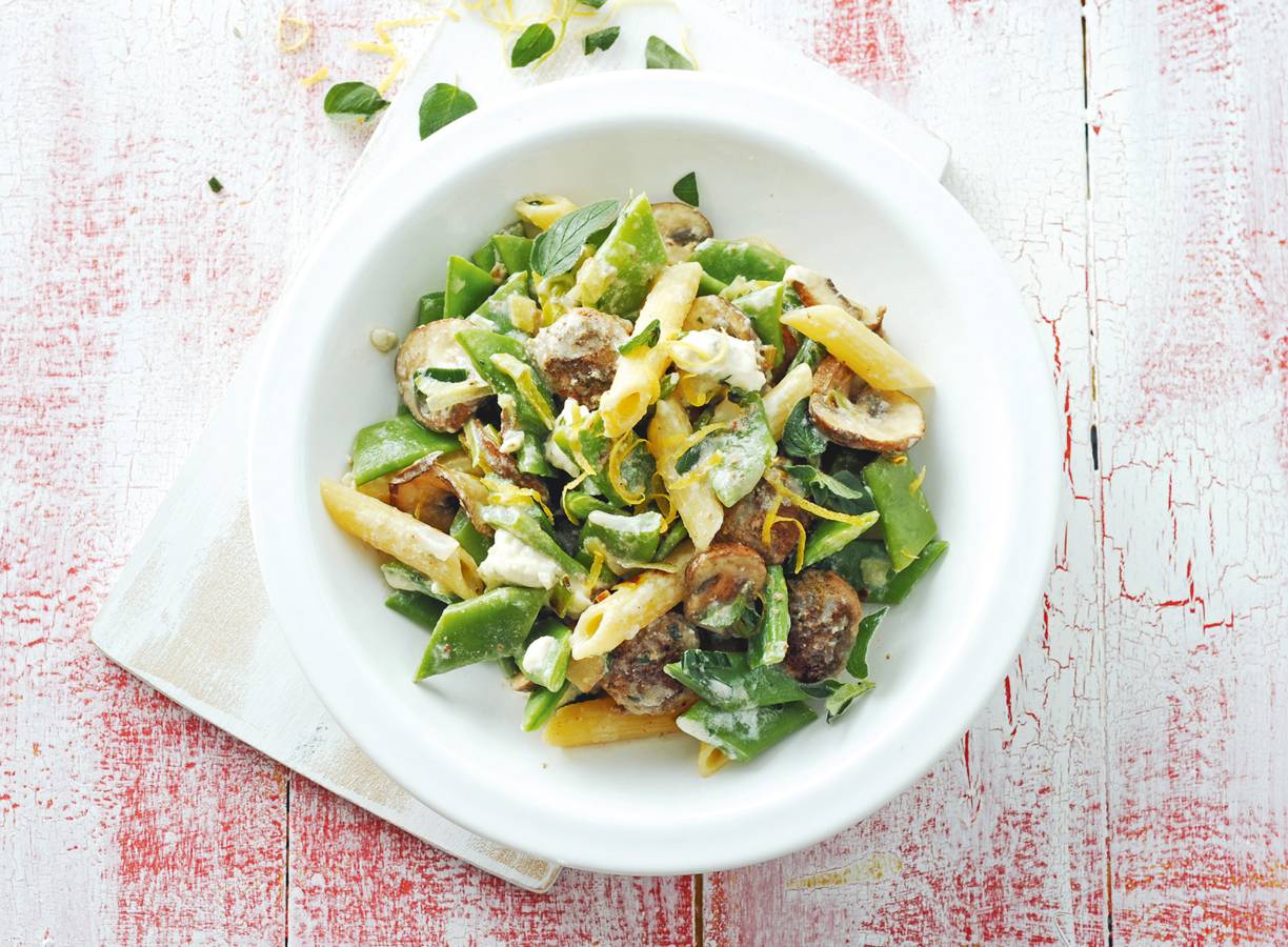 Penne met gehaktballetjes, groenten en romige gormas