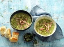 Aardappel-broccolisoep met hamreepjes
