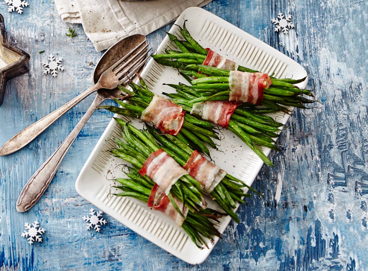 Haricotsvertsbundeltjes gewikkeld in pancetta
