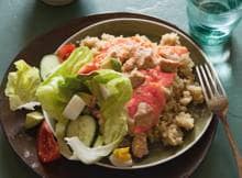 Een keer geen pasta met tomatensaus, maar quinoa. Vinden de kinderen ook heel lekker!