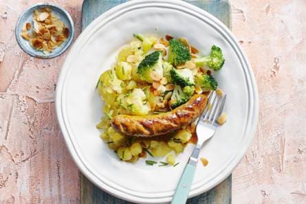 Kerriesaucijs met broccoli en geroosterd amandelschaafsel