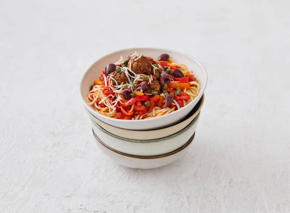 Spaghetti met paprika en vegaballetjes