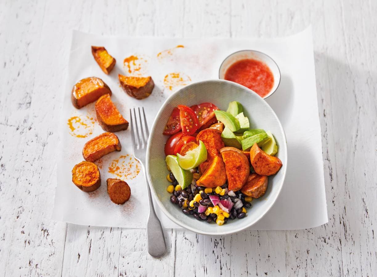 Tex-mexsalade met ovengeroosterde zoete aardappel