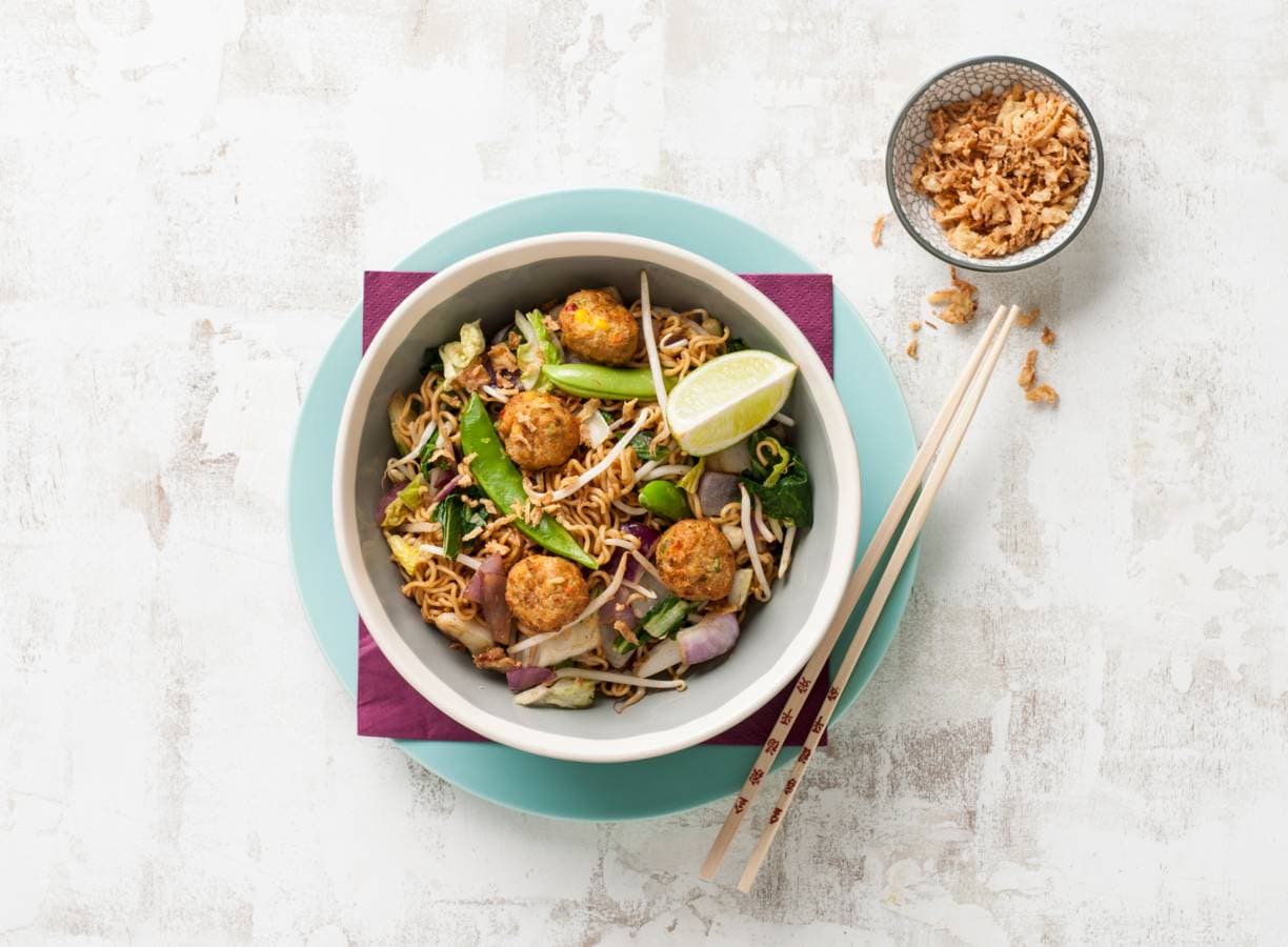 Chinese vegaroerbak met hoisin en groenteballetjes