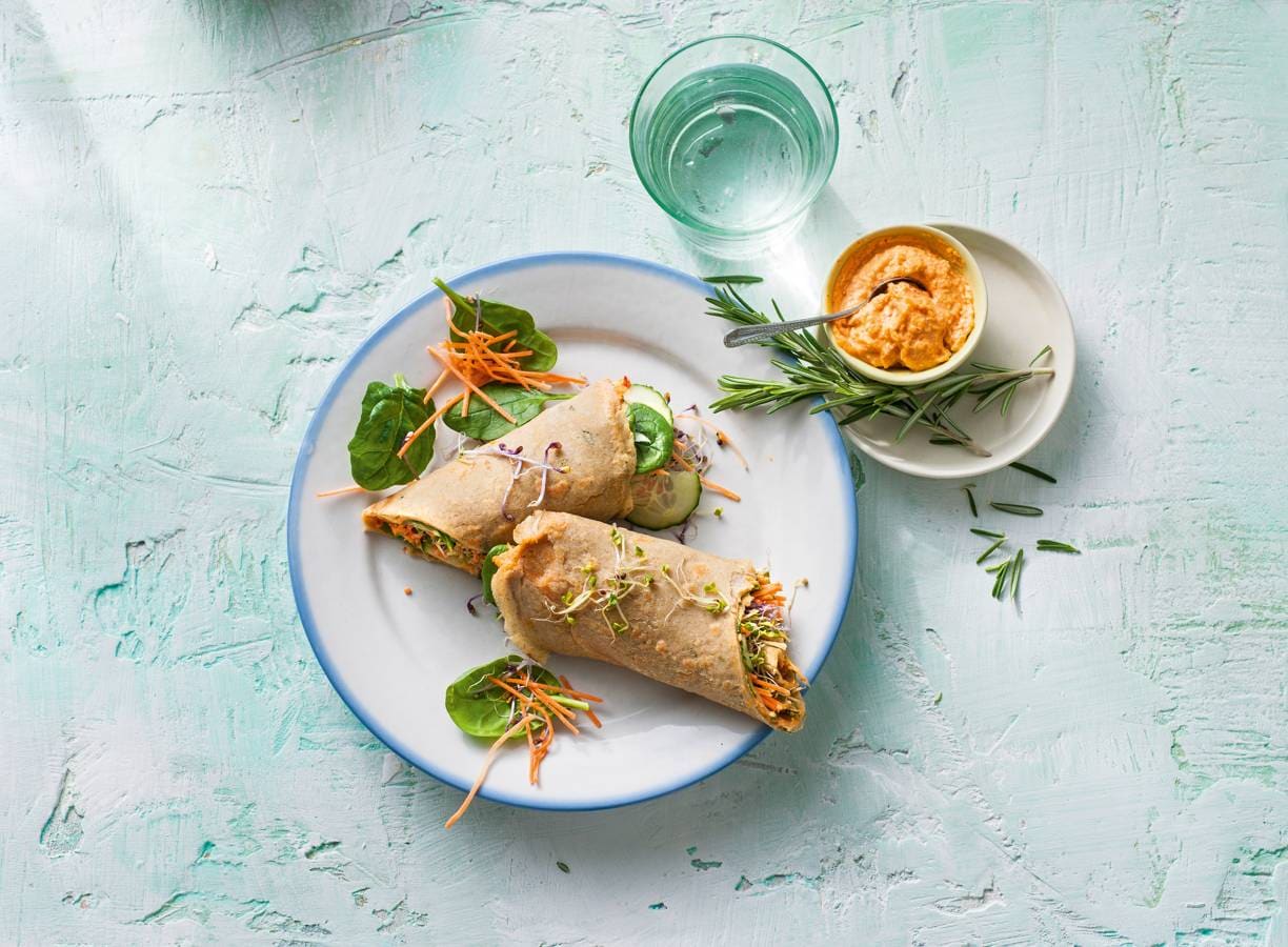 Vegetarische boekweitwraps met hummus
