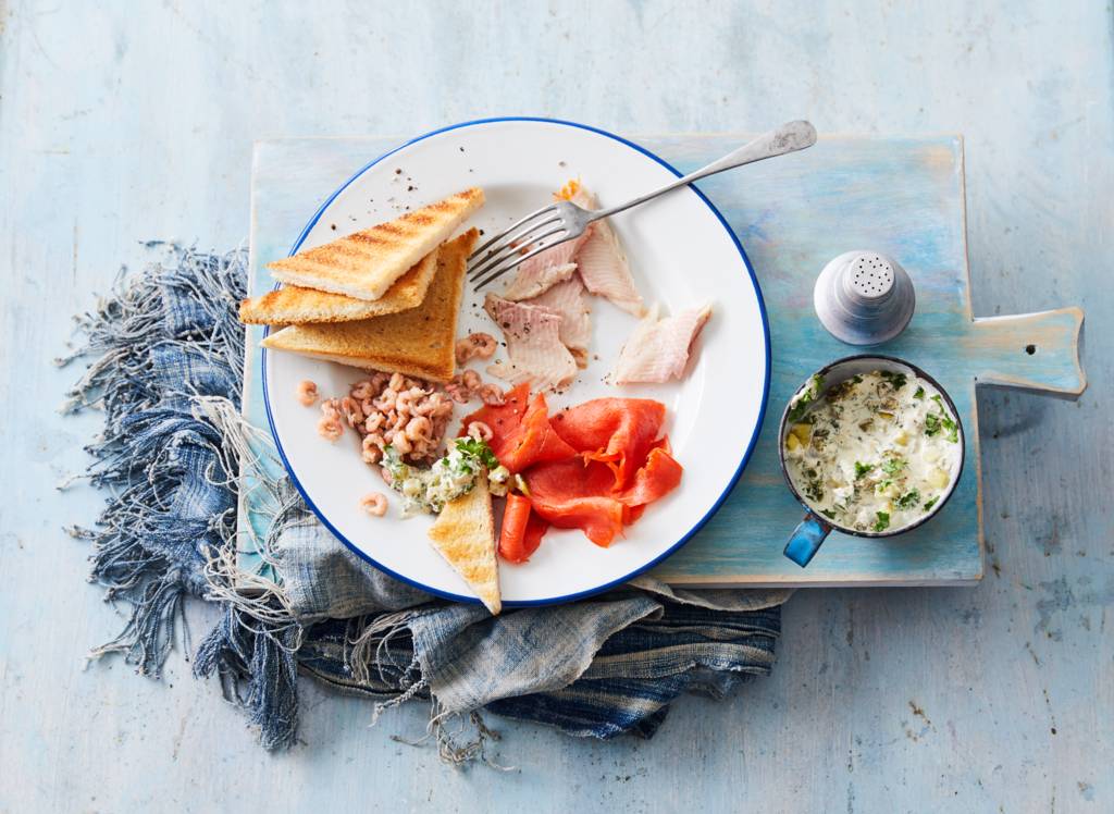 Visbordje met homemade remouladesaus recept - Allerhande | Albert Heijn Visbordje Met Homemade Remouladesaus Recept - Allerhande | Albert Heijn