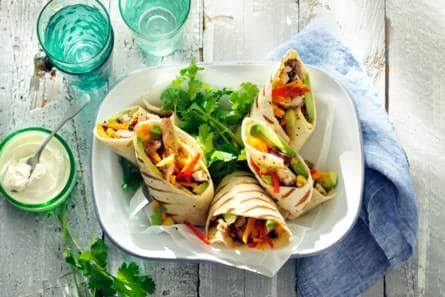 Kipburrito met kidneybonen en mais