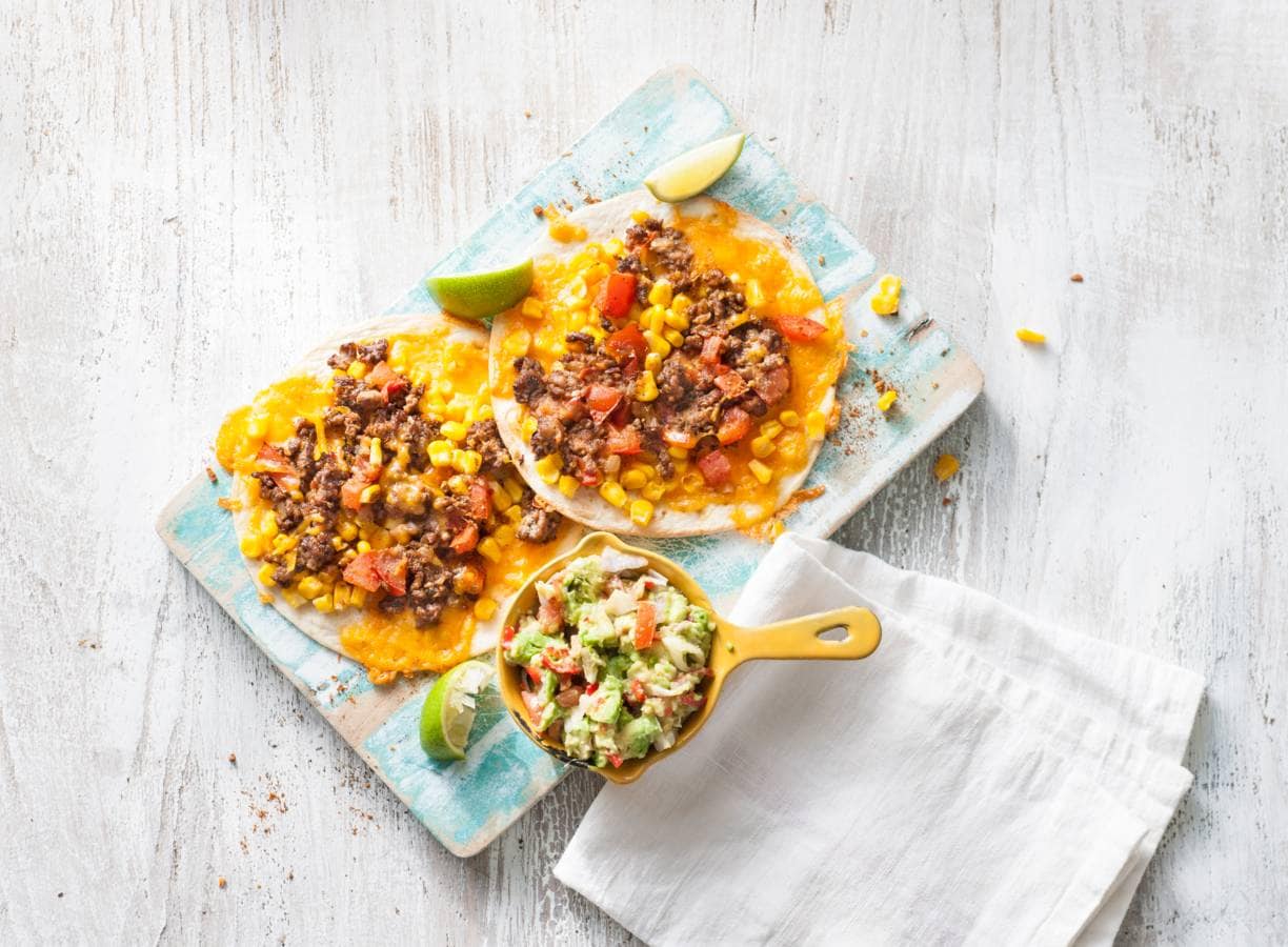 Picadillo-tostada's met guacamole
