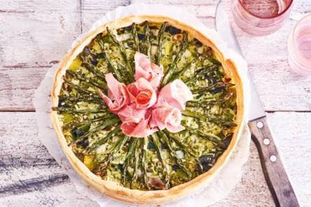 Lentequiche met asperges en broccoli