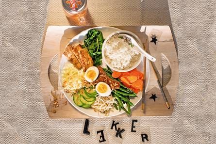 Gado gado met gemarineerde tofu