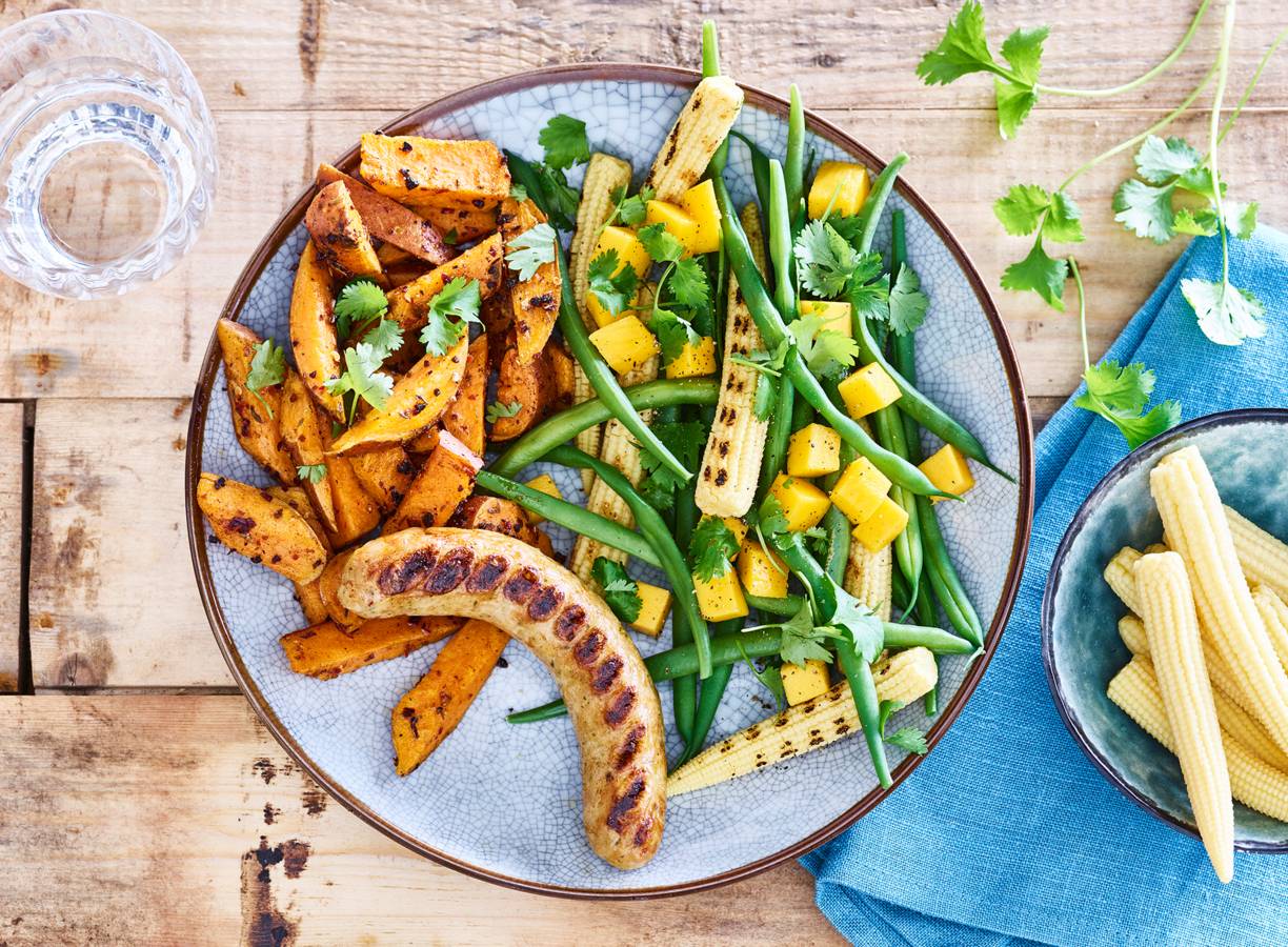 Caribische aardappel met gegrilde kipworst