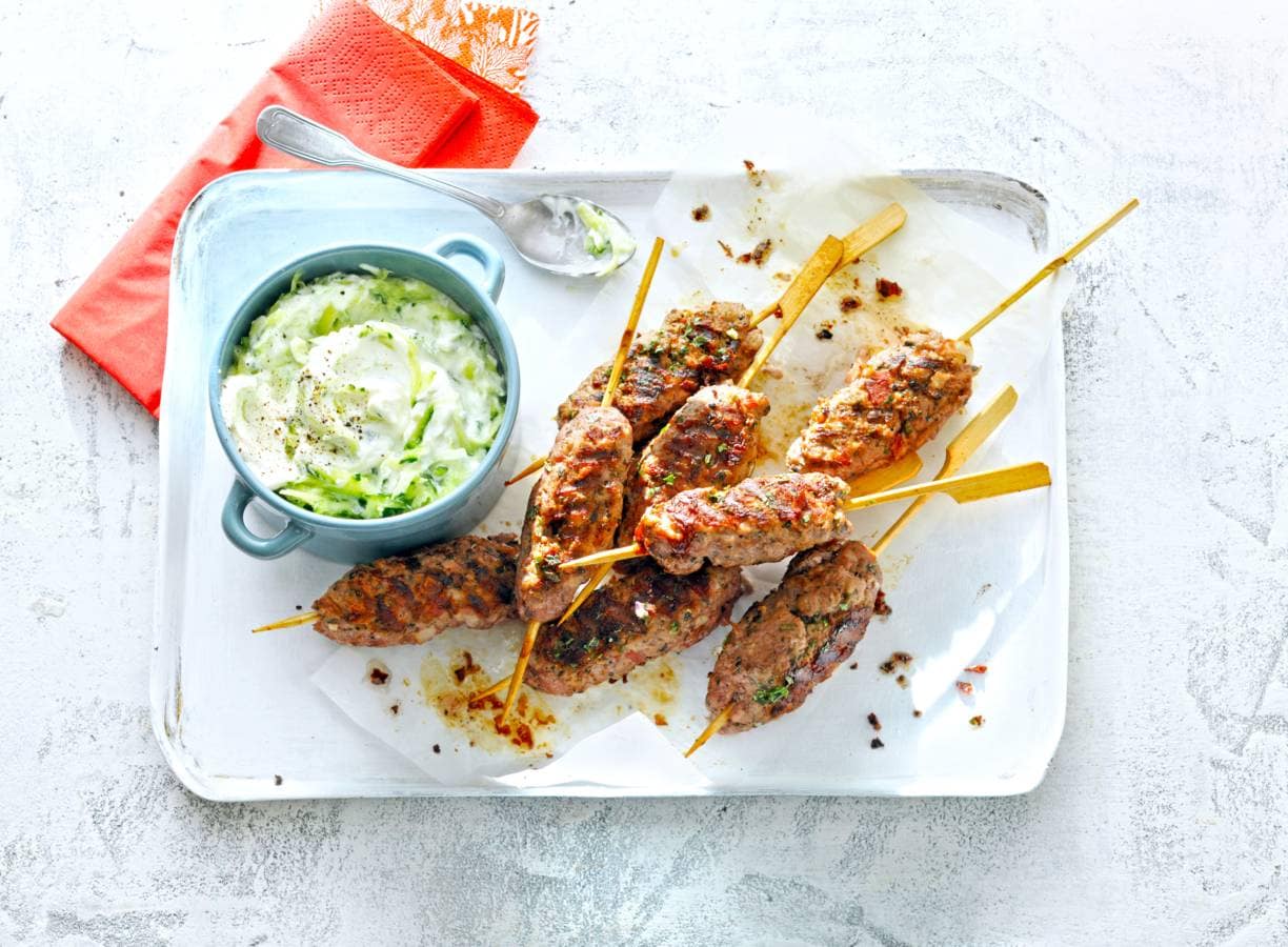 Gehaktspies met zelfgemaakte tzatziki