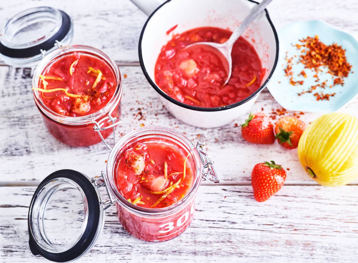 Pittige aardbeienchutney