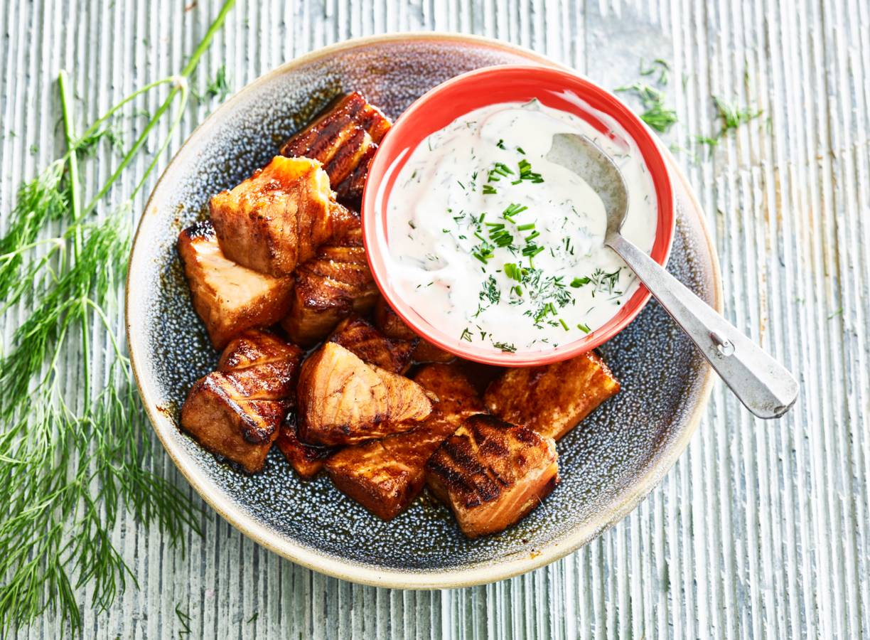 Smoked salmon nuggets met ranchsaus