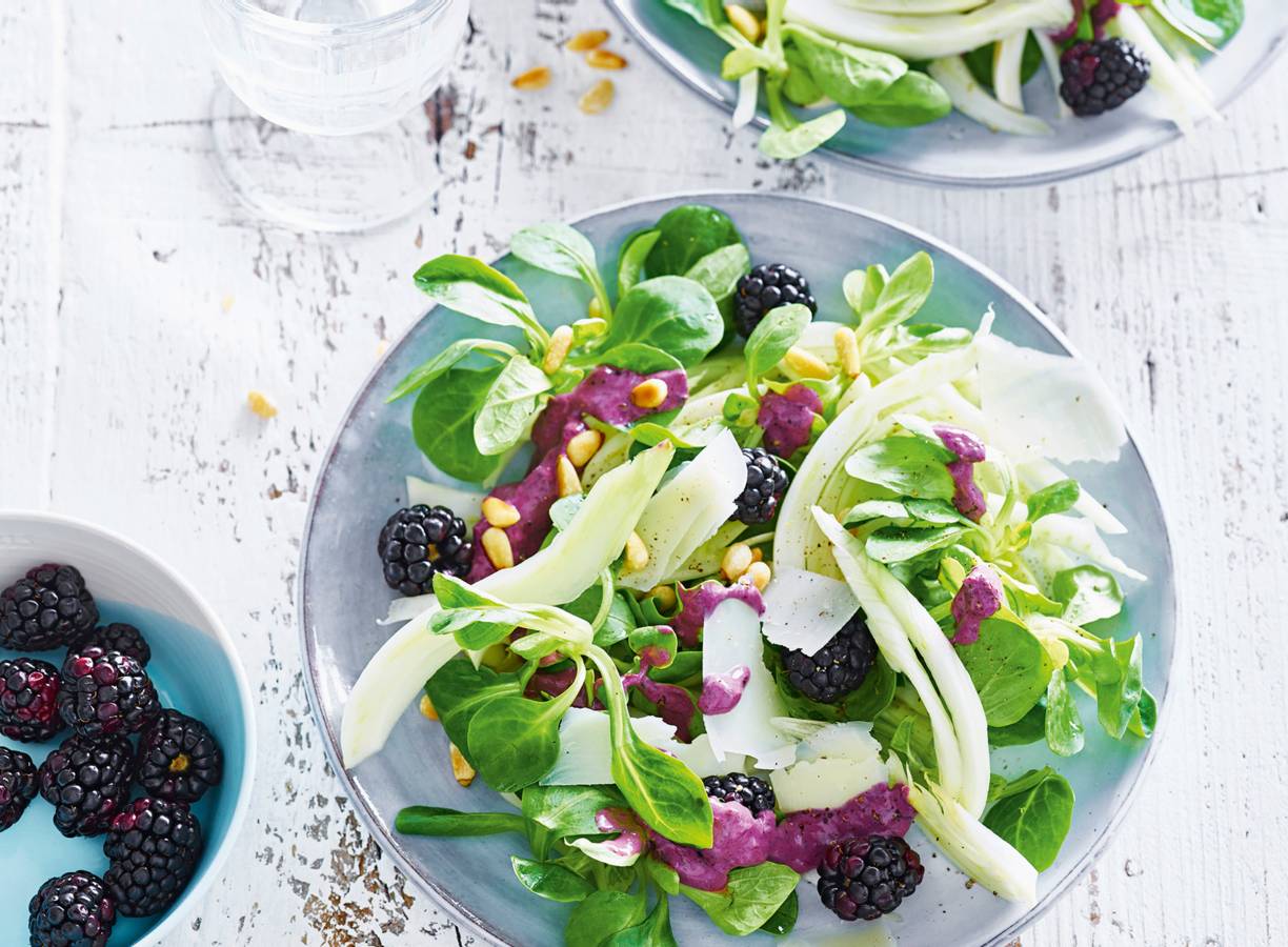 Venkelsalade met bramen en pecorino