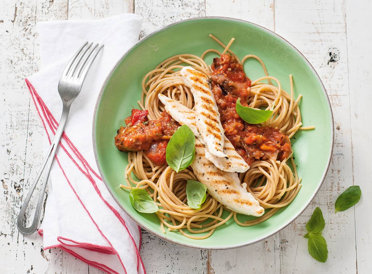 Volkorenspaghetti met malse kiphaasjes