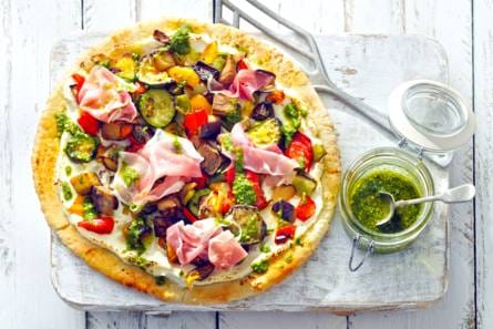 Pizza bianca met gegrilde groenten