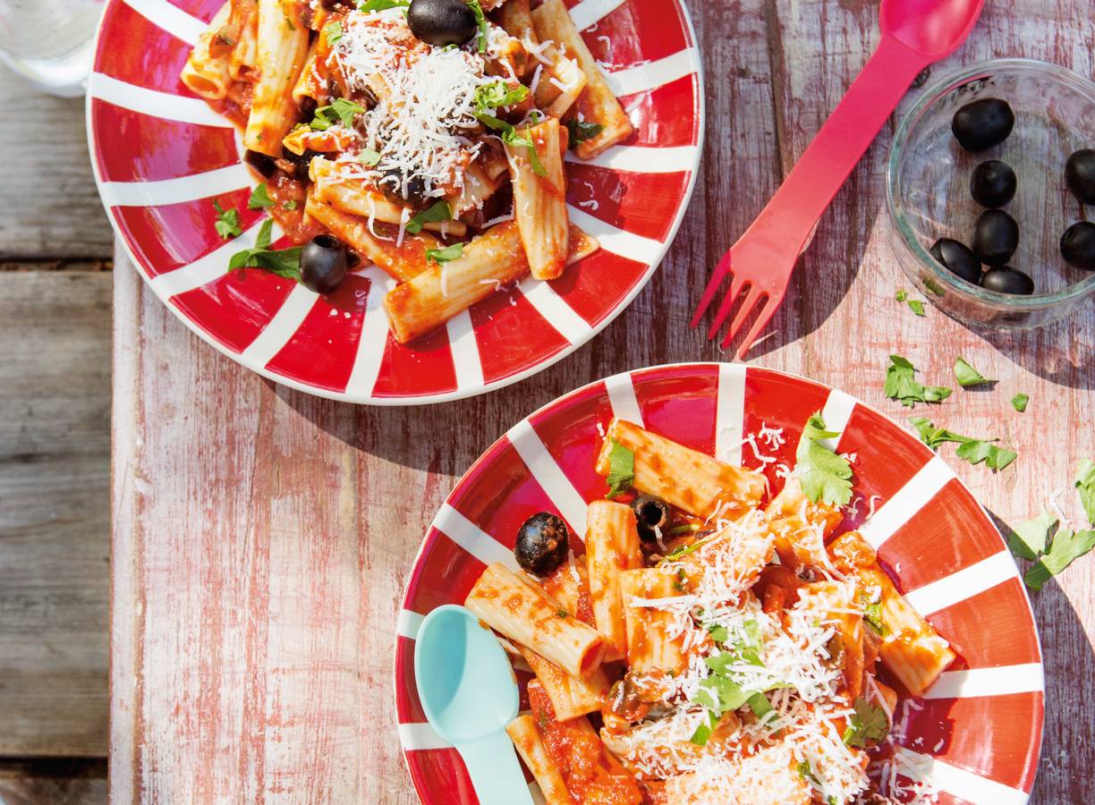 Rigatoni alle putanesca 'nostra'