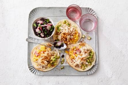 Tostada's met pulled chicken & mangosalsa